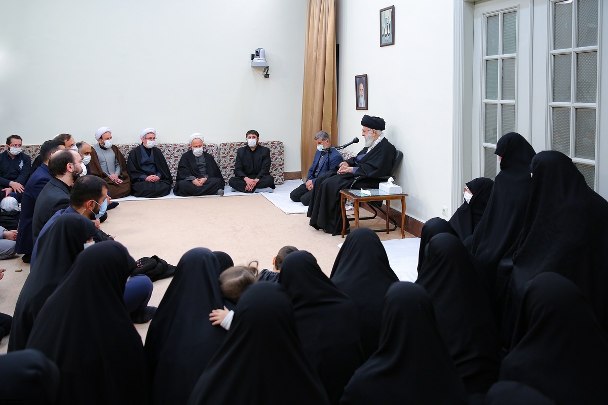 بیانات رهبر انقلاب اسلامی در دیدار با خانواده آیت‌الله محمدتقی مصباح یزدی (رضوان ‌الله ‌علیه) که ۵ دی‌ماه ۱۴۰۱ برگزار شده بود، منتشر شد.