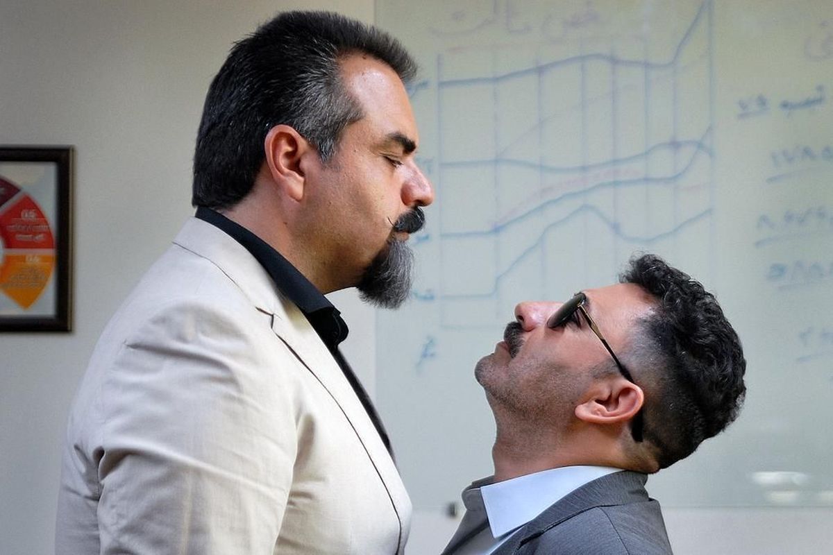 «چشم‌انداز» سریال طنزی است که پخش آن از ۹ دی آغاز شده است و هر شب ساعت ۲۰ روی آنتن شبکه ۳ سیما می‌رود.