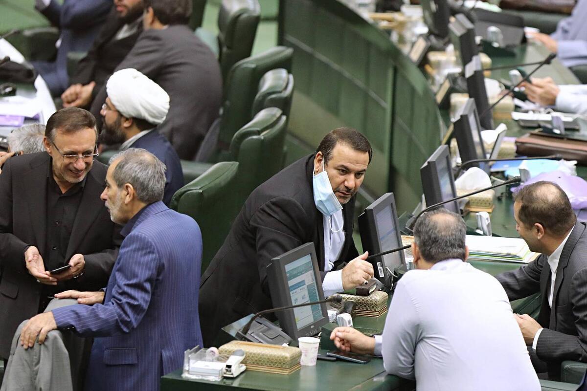 بررسی طرح اصلاح جداول حوزه های انتخابیه و افزایش تعداد نمایندگان مجلس شورای اسلامی در دستورکار کمیسیون شوراها و امور داخلی مجلس قرار دارد.