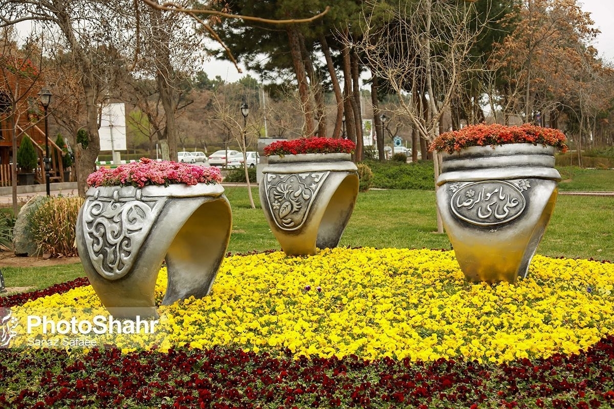 معاون محیط زیست و خدمات شهری شهرداری مشهد از کاشت بیش از ۲۳۰ هزار پیاز گل های لاله و نرگس در شهر مشهد، به منظور فضا آرایی و زیباسازی منظر شهری در بهار ۱۴۰۲ خبر داد.