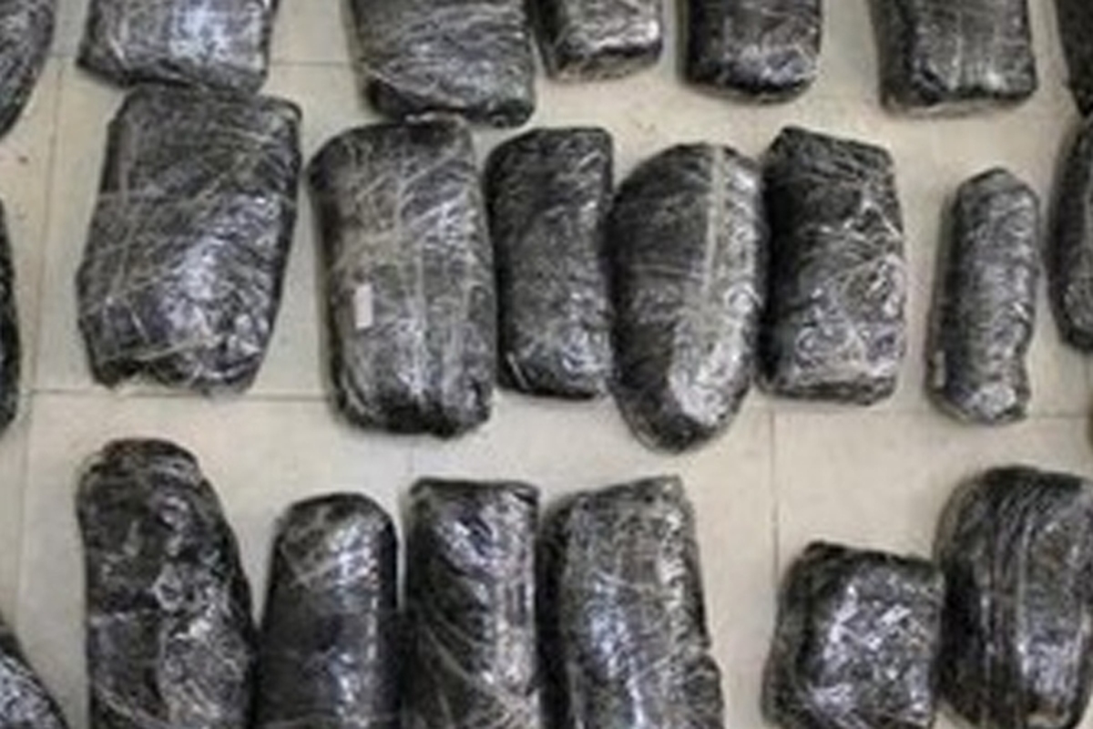 ۳۱۳ کیلوگرم تریاک از دو خودروی سواری در تربت‌جام کشف و ضبط شد.