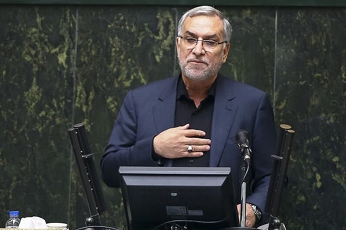 عضو کمیسیون بهداشت مجلس شورای اسلامی با بیان اینکه  نمایندگان به دنبال استیضاح وزیر بهداشت نیستند، گفت: تعداد امضاهای استیضاح کذب است،حاشیه سازی  در آستانه موج هشتم کرونا بازی با جان مردم است.