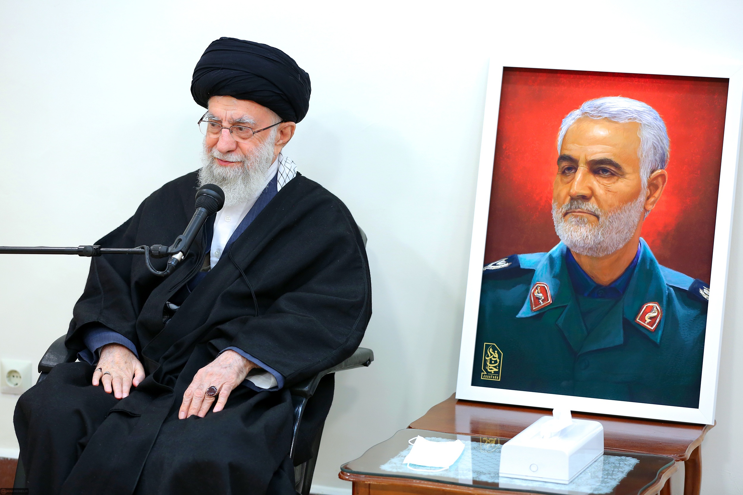 رهبر انقلاب: کار بزرگ شهید سلیمانی حفظ، رشد دادن، مجهز کردن و احیاء جبهه مقاومت بود| قدردانی از فعالیتهای سردار قاآنی+ عکس رهبر انقلاب: کار بزرگ شهید سلیمانی حفظ، رشد دادن، مجهز کردن و احیاء جبهه مقاومت بود| قدردانی از فعالیتهای سردار قاآنی+ عکس