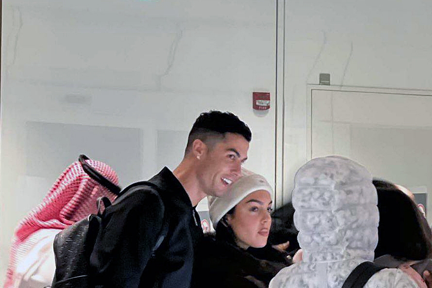 نخستین تصاویر از رونالدو و جورجینیا در خاک عربستان + ویدیو نخستین تصاویر از رونالدو و جورجینیا در خاک عربستان + ویدیو