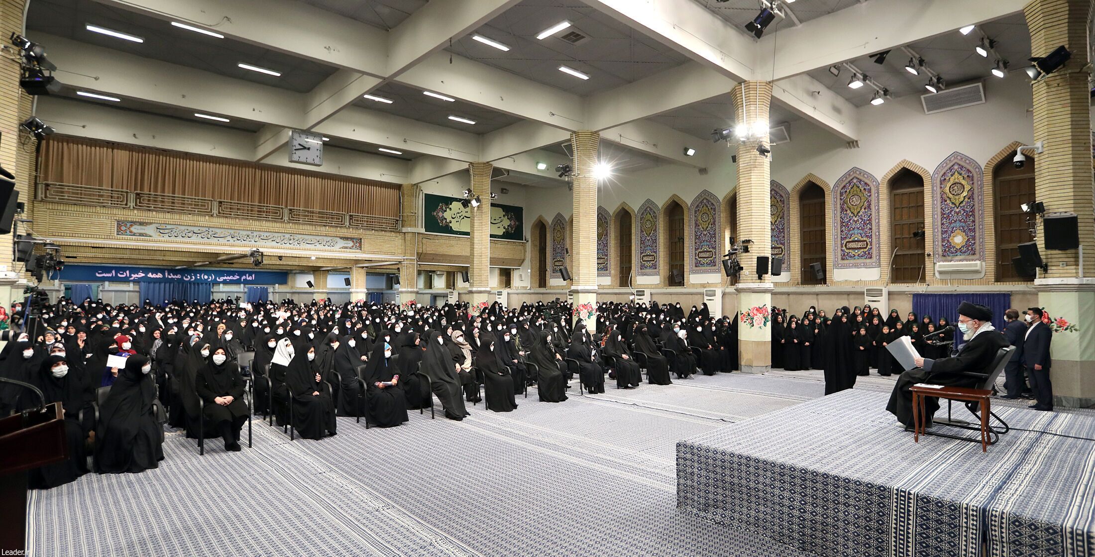 جمعی از بانوان با رهبر انقلاب دیدار کردند+ عکس جمعی از بانوان با رهبر انقلاب دیدار کردند+ عکس