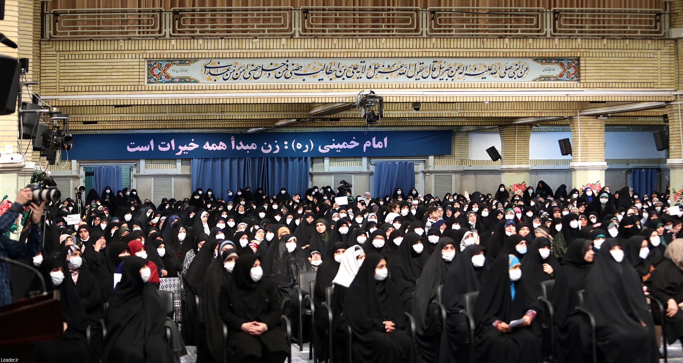 جمعی از بانوان با رهبر انقلاب دیدار کردند+ عکس جمعی از بانوان با رهبر انقلاب دیدار کردند+ عکس