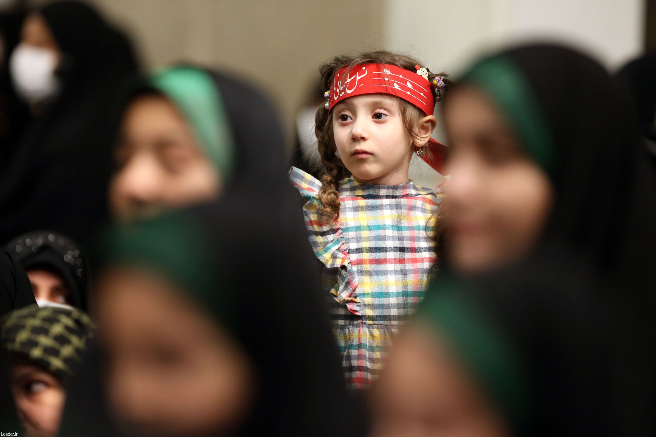 مواضع صریح رهبر انقلاب درباره مسئله حجاب| رهبر انقلاب: کسانی که حجاب ضعیف دارند را متهم به بیدینی نکنیم+ فیلم و عکس مواضع صریح رهبر انقلاب درباره مسئله حجاب| رهبر انقلاب: کسانی که حجاب ضعیف دارند را متهم به بیدینی نکنیم+ فیلم و عکس