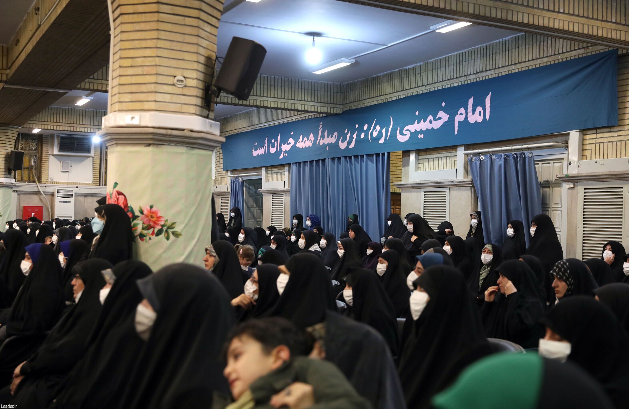 مواضع صریح رهبر انقلاب درباره مسئله حجاب| رهبر انقلاب: کسانی که حجاب ضعیف دارند را متهم به بیدینی نکنیم+ فیلم و عکس مواضع صریح رهبر انقلاب درباره مسئله حجاب| رهبر انقلاب: کسانی که حجاب ضعیف دارند را متهم به بیدینی نکنیم+ فیلم و عکس