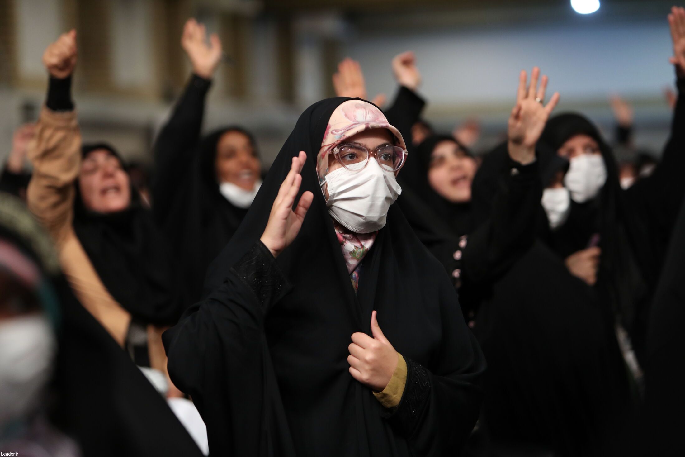 مواضع صریح رهبر انقلاب درباره مسئله حجاب| رهبر انقلاب: کسانی که حجاب ضعیف دارند را متهم به بیدینی نکنیم+ فیلم و عکس مواضع صریح رهبر انقلاب درباره مسئله حجاب| رهبر انقلاب: کسانی که حجاب ضعیف دارند را متهم به بیدینی نکنیم+ فیلم و عکس