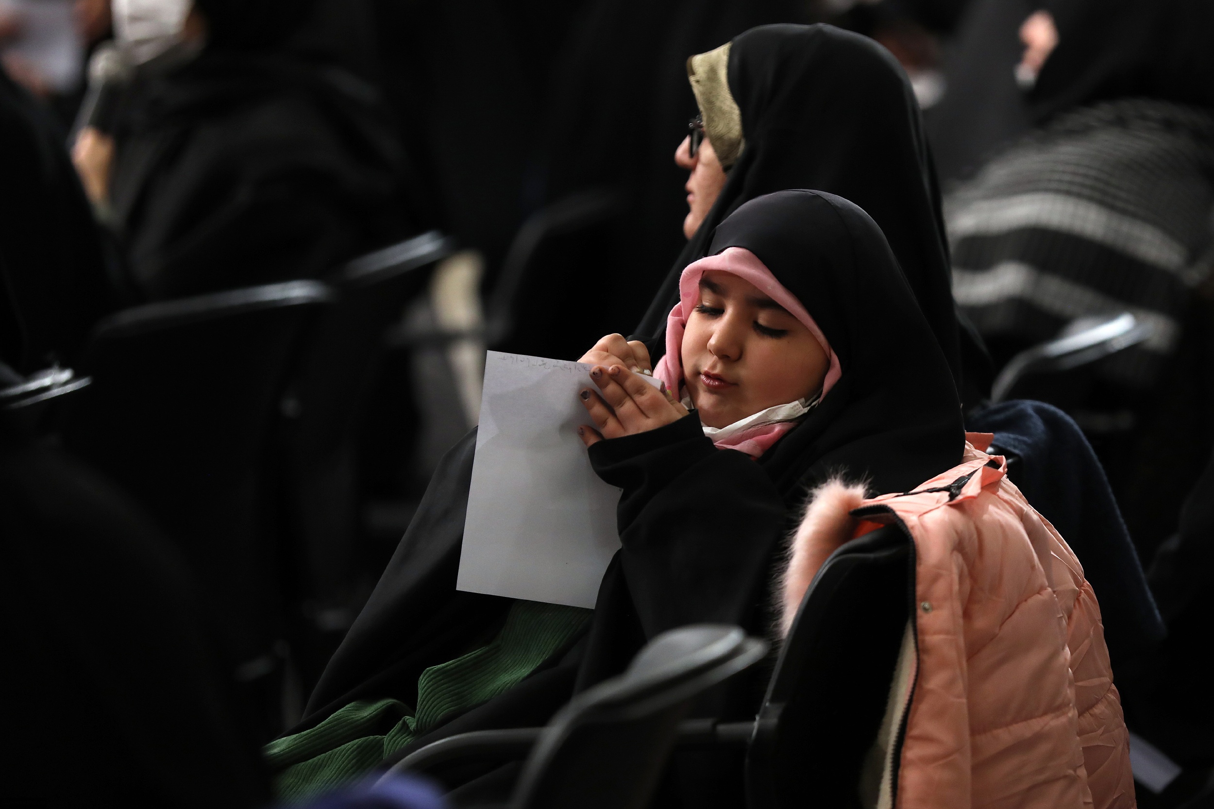 مواضع صریح رهبر انقلاب درباره مسئله حجاب| رهبر انقلاب: کسانی که حجاب ضعیف دارند را متهم به بیدینی نکنیم+ فیلم و عکس مواضع صریح رهبر انقلاب درباره مسئله حجاب| رهبر انقلاب: کسانی که حجاب ضعیف دارند را متهم به بیدینی نکنیم+ فیلم و عکس