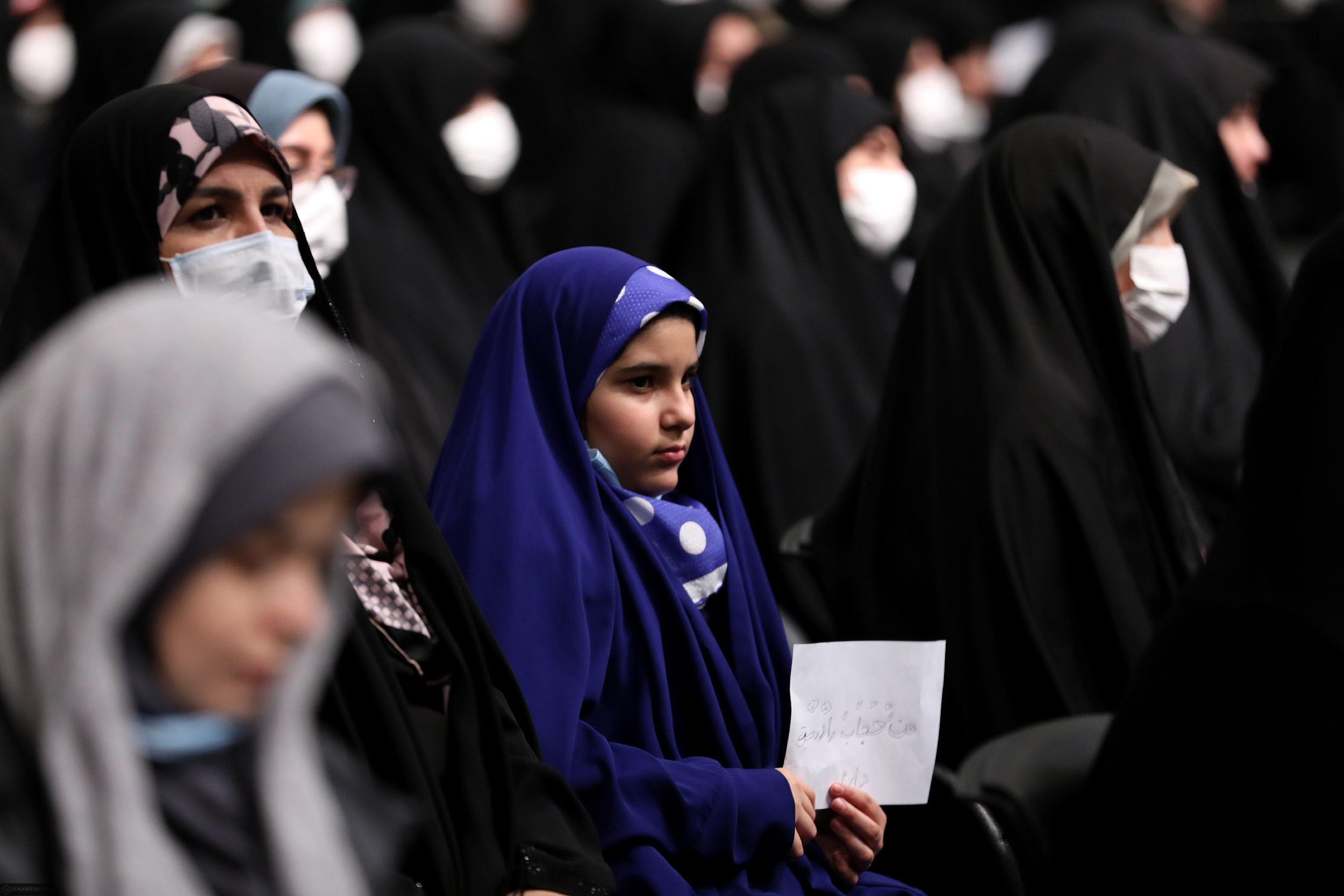 مواضع صریح رهبر انقلاب درباره مسئله حجاب| رهبر انقلاب: کسانی که حجاب ضعیف دارند را متهم به بیدینی نکنیم+ فیلم و عکس مواضع صریح رهبر انقلاب درباره مسئله حجاب| رهبر انقلاب: کسانی که حجاب ضعیف دارند را متهم به بیدینی نکنیم+ فیلم و عکس