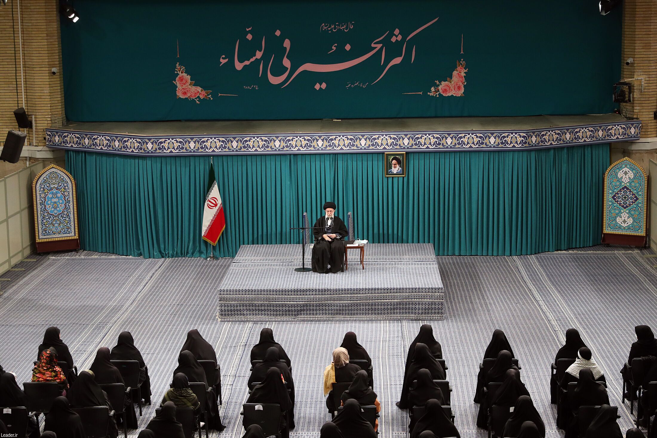 فیلم و متن کامل بیانات رهبر انقلاب در دیدار با بانوان| ۷ بانوی منتخب در دیدار با رهبری چه گفتند؟ فیلم و متن کامل بیانات رهبر انقلاب در دیدار با بانوان| ۷ بانوی منتخب در دیدار با رهبری چه گفتند؟