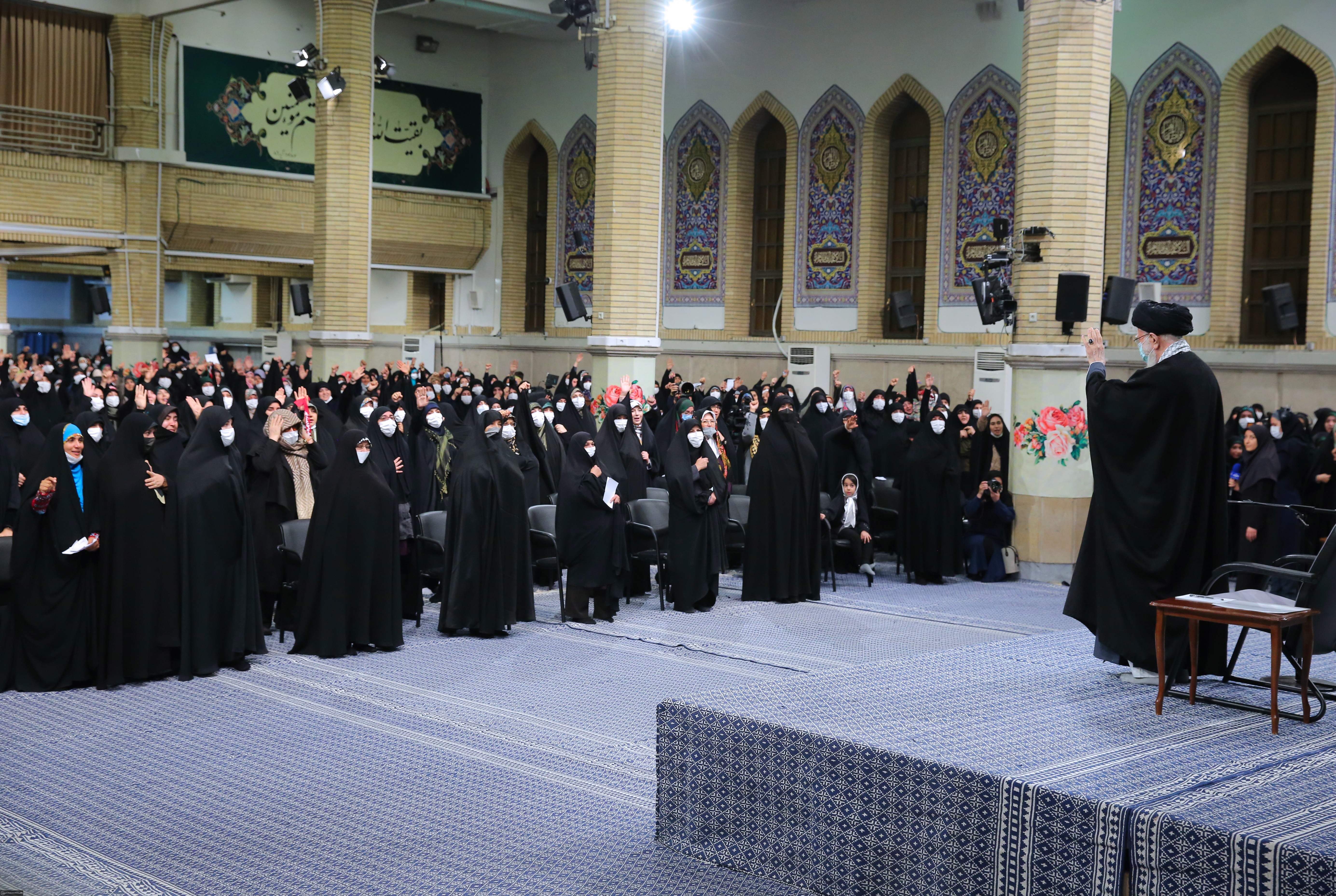 فیلم و متن کامل بیانات رهبر انقلاب در دیدار با بانوان| ۷ بانوی منتخب در دیدار با رهبری چه گفتند؟ فیلم و متن کامل بیانات رهبر انقلاب در دیدار با بانوان| ۷ بانوی منتخب در دیدار با رهبری چه گفتند؟