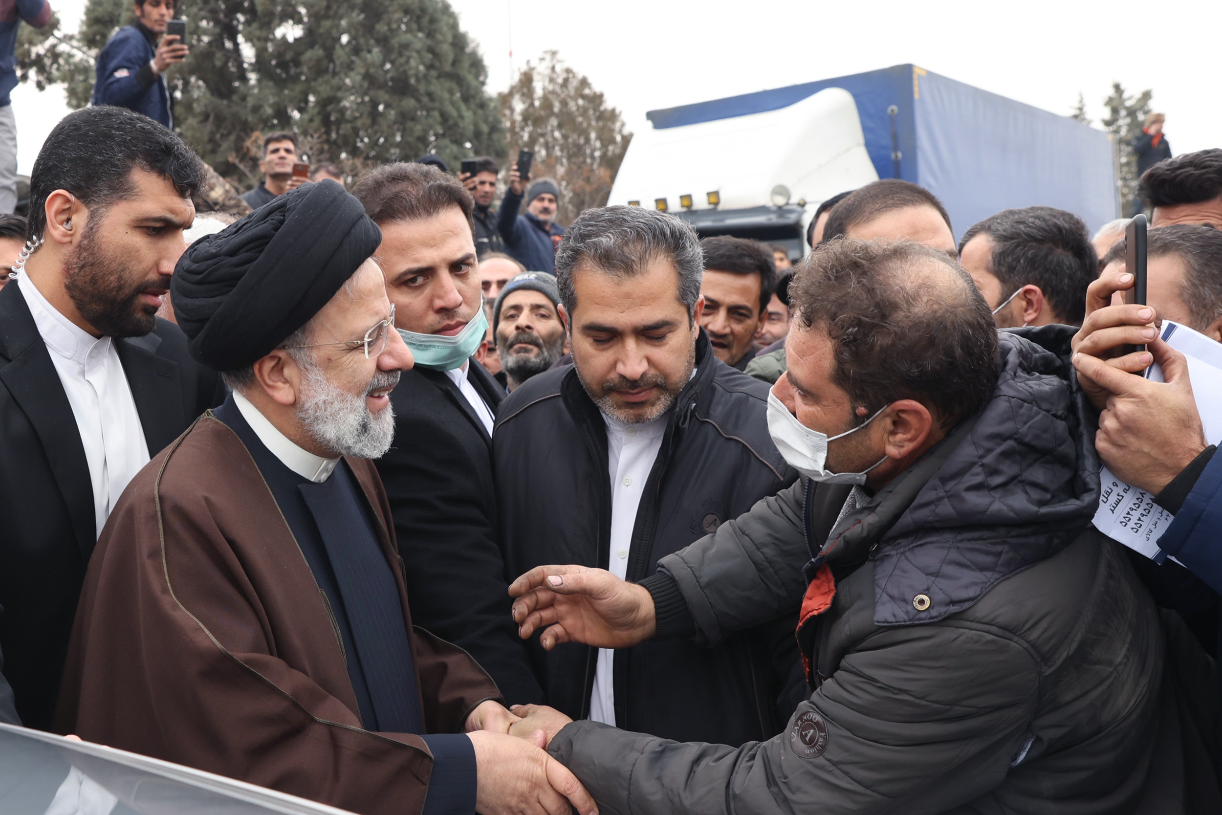 دردِدل رانندگان و کامیونداران با رئیسجمهور+ فیلم و عکس دردِدل رانندگان و کامیونداران با رئیسجمهور+ فیلم و عکس