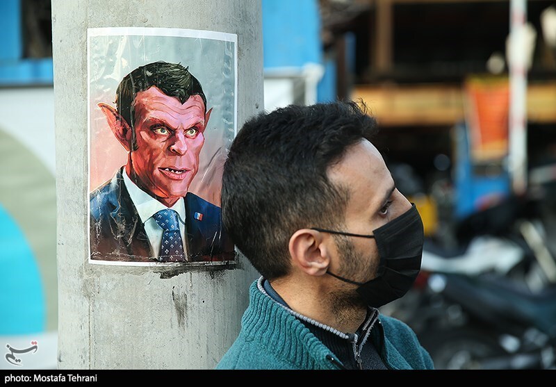 تجمع در مقابل سفارت فرانسه در اعتراض به اهانت شارلی ابدو + تصاویر