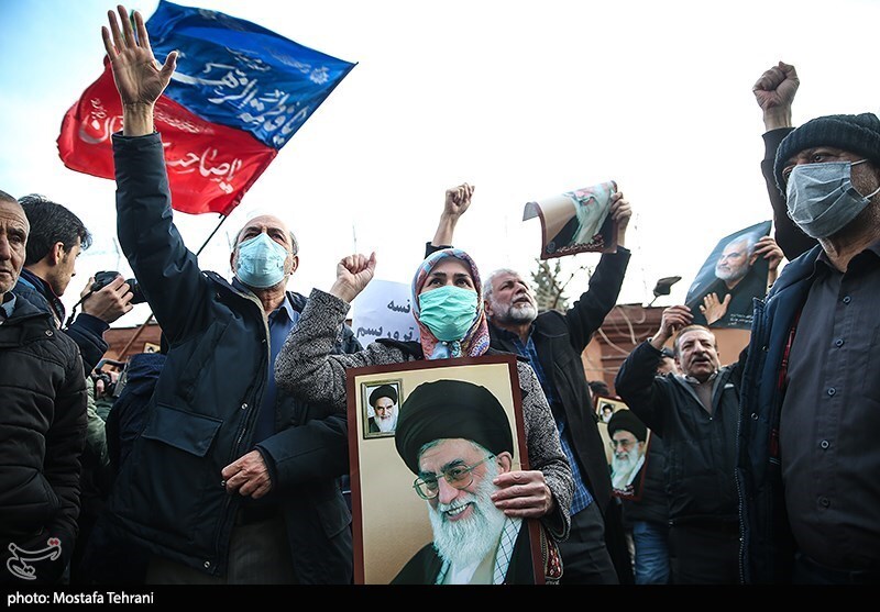 تجمع در مقابل سفارت فرانسه در اعتراض به اهانت شارلی ابدو + تصاویر