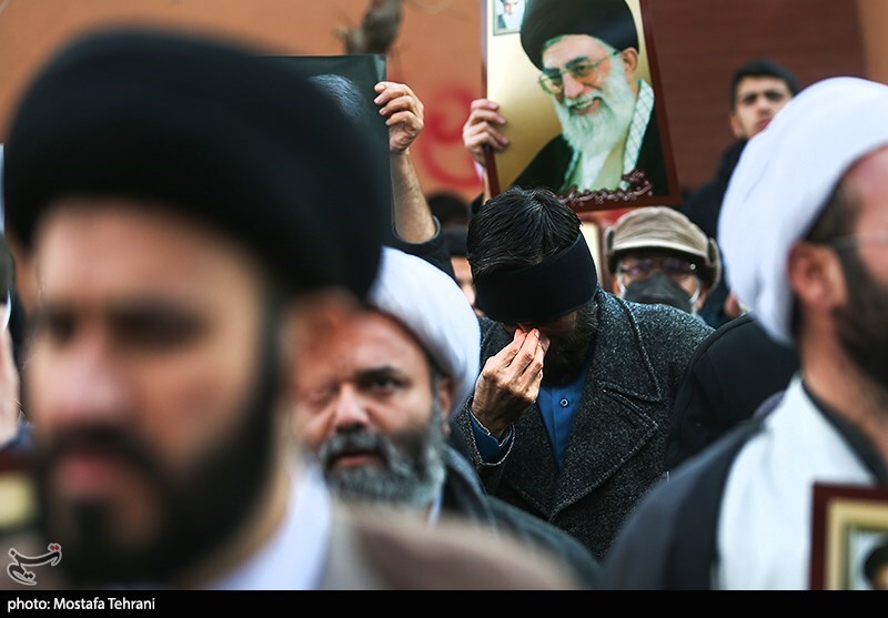 تجمع در مقابل سفارت فرانسه در اعتراض به اهانت شارلی ابدو + تصاویر