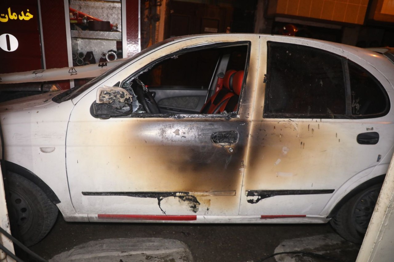 نجات اعضای یک خانواده ۴نفره مشهدی از میان دود و آتش + فیلم و تصاویر