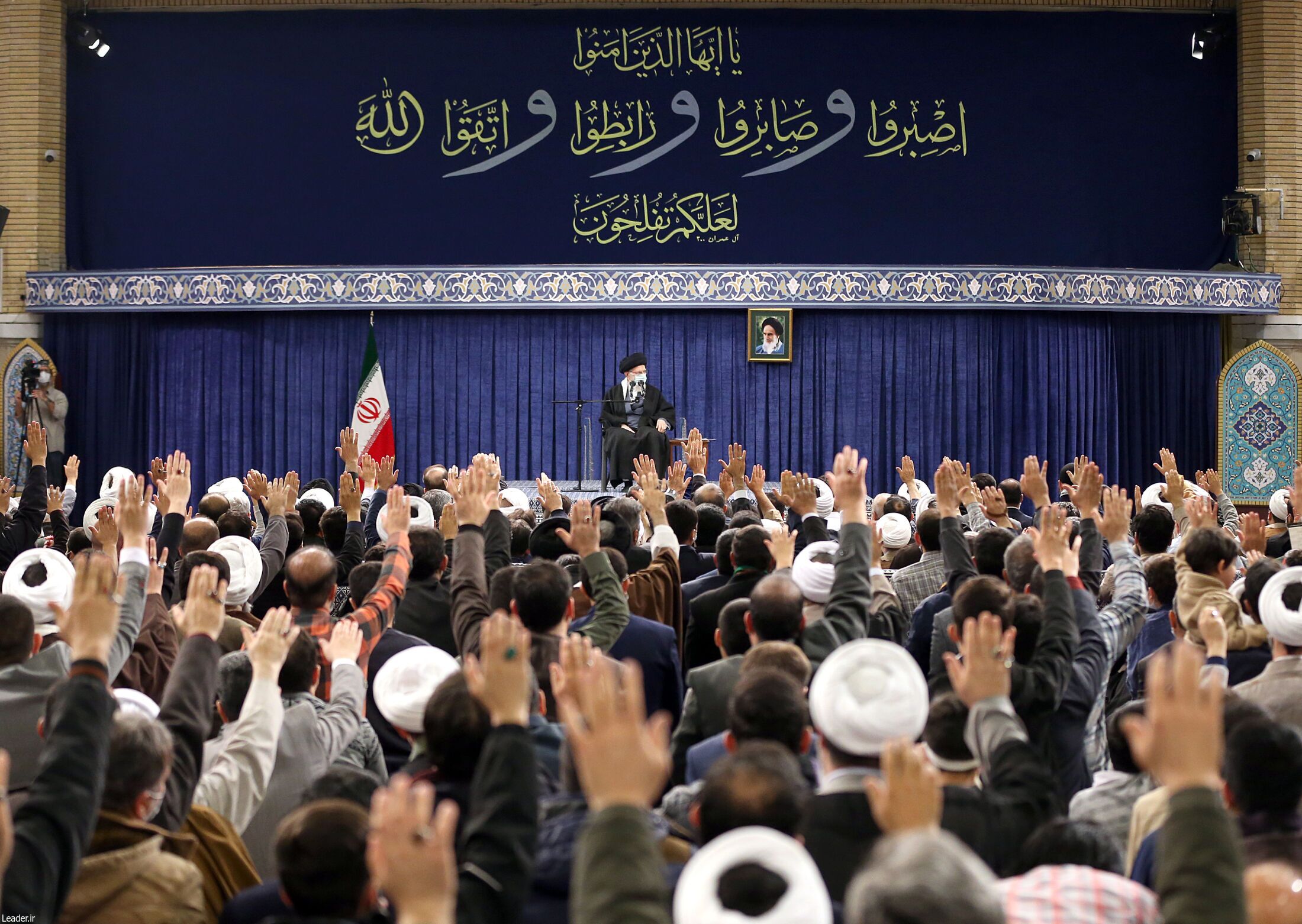 رهبر انقلاب: قیام ۱۹ دی مردم قم سرآغاز یک جهاد بزرگ برای بیرون کشیدن ایران از هاضمه غرب بود+ فیلم و عکس