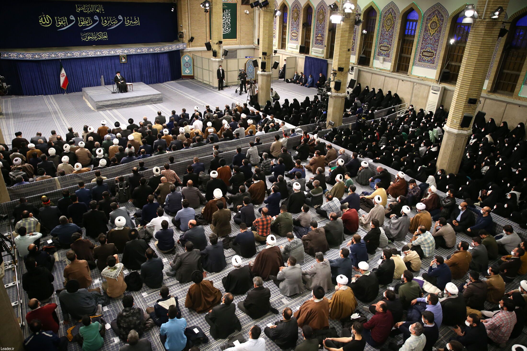 رهبر انقلاب: آیا مشکل اقتصادی با اغتشاش حل می‌شود؟| هدف اغتشاشات از بین‌بردن نقاط قوت کشور بود+ فیلم و عکس