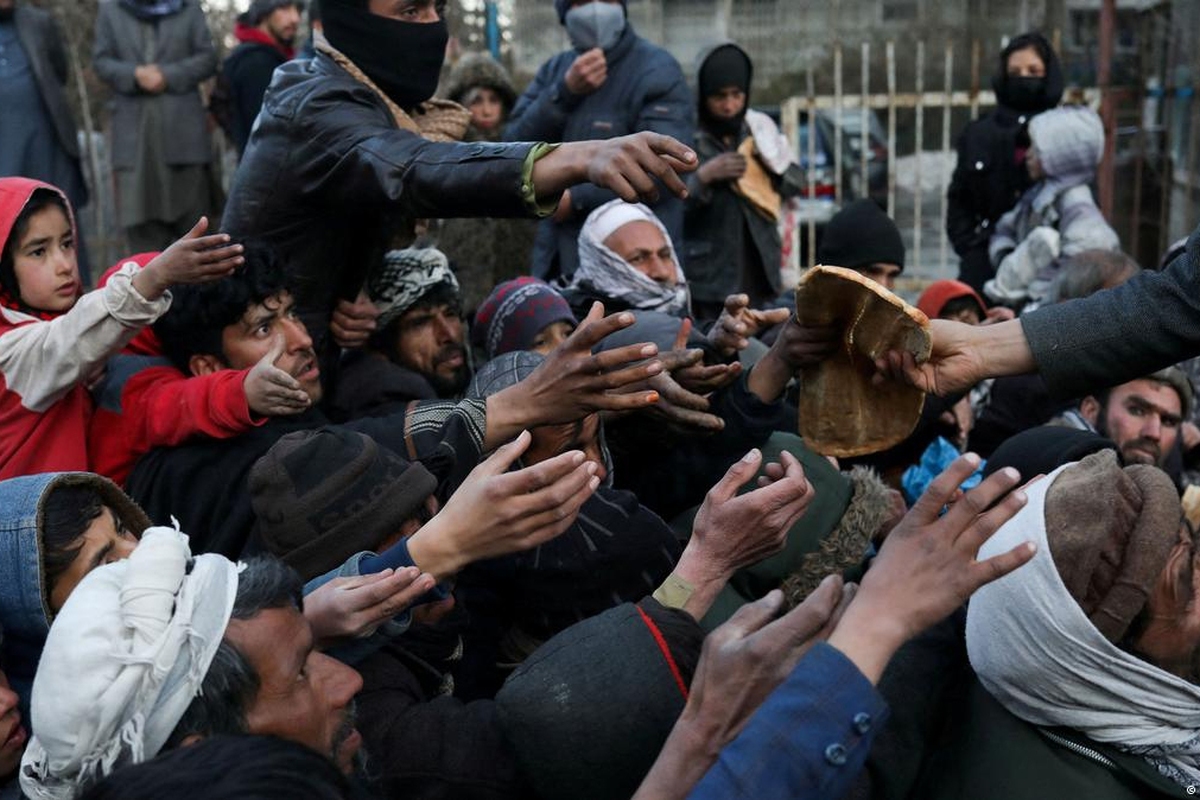 کارشناس اقتصادی افغانستانی: توقف کمک‌ها رنج و فقر مردم افغانستان را افزایش می‌دهد