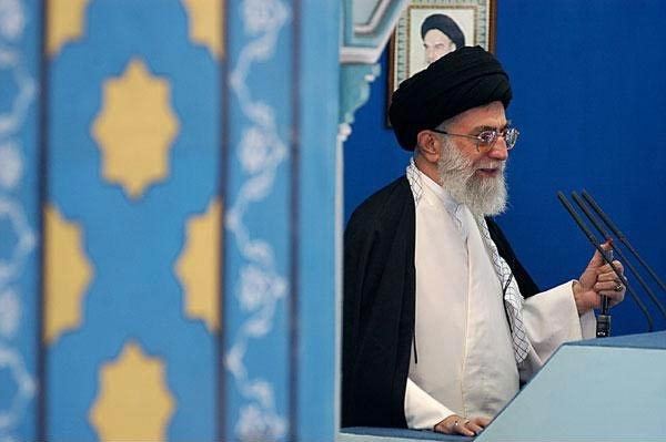 یادگاری از امام| روایتی از سالروز انتصاب آیتالله خامنهای به امامت جمعه تهران+ ۱۰ خطبه تاریخی رهبر انقلاب یادگاری از امام| روایتی از سالروز انتصاب آیتالله خامنهای به امامت جمعه تهران+ ۱۰ خطبه تاریخی رهبر انقلاب
