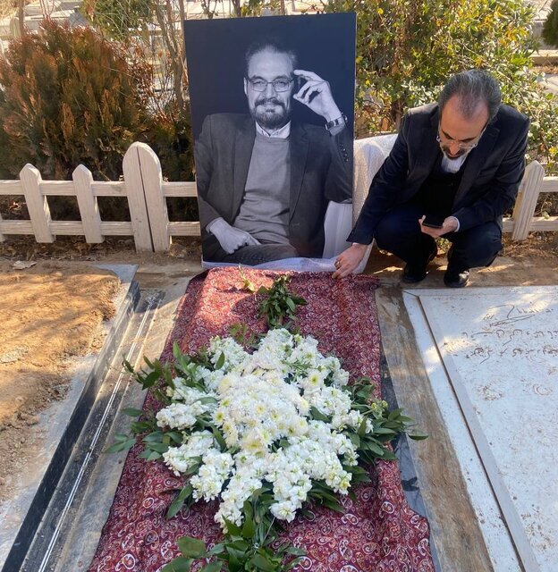 مجری قدیمی مشهدی تلویزیون در قطعه هنرمندان آرام گرفت شنبه (۲۴ دی ماه) مجری قدیمی مشهدی تلویزیون در قطعه هنرمندان آرام گرفت شنبه (۲۴ دی ماه)