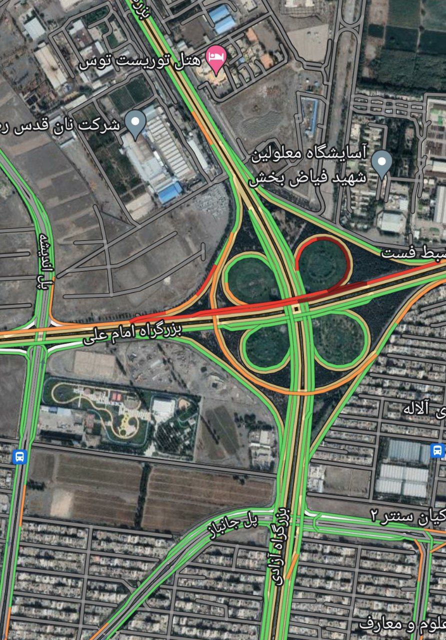 تركيدگی لوله اصلی آب در میدان قائم مشهد + فیلم