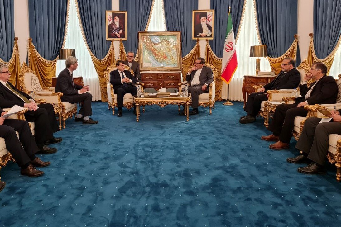 شمخانی در دیدار با دستیار پوتین: همکاریهای اقتصادی ایران و روسیه در مسیر توافقات راهبردی است+ فیلم شمخانی در دیدار با دستیار پوتین: همکاریهای اقتصادی ایران و روسیه در مسیر توافقات راهبردی است+ فیلم