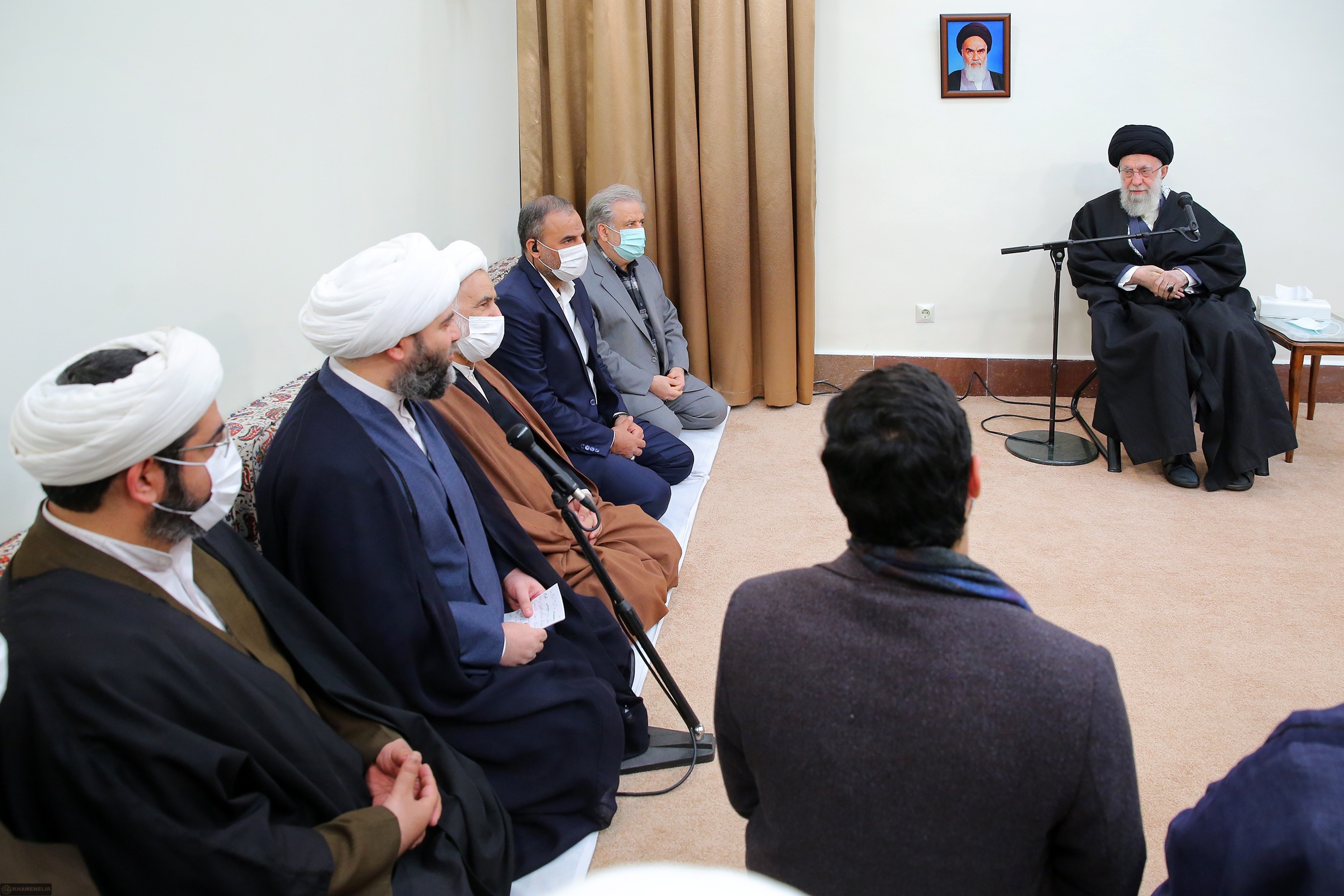 دیدار جمعی از مسئولان سازمان تبلیغات اسلامی با رهبر انقلاب دیدار جمعی از مسئولان سازمان تبلیغات اسلامی با رهبر انقلاب