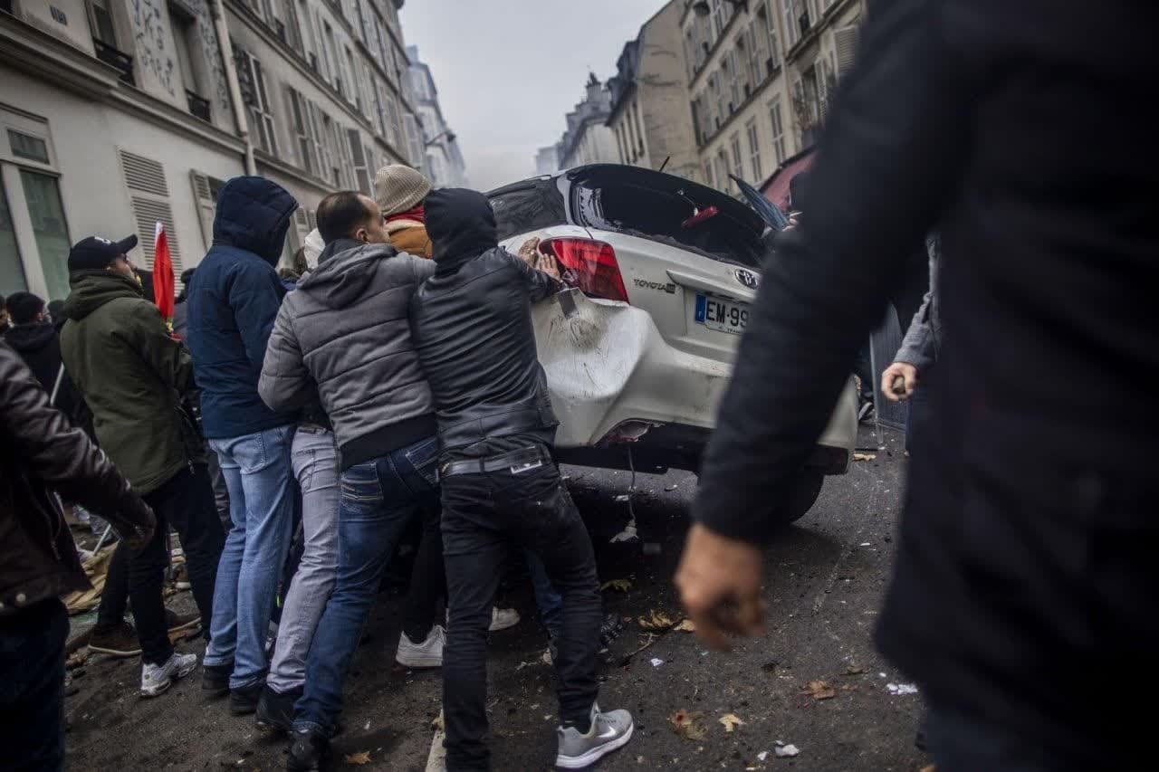 آخرین جزئیات از ناآرامی‌های پاریس (۳ دی ۱۴۰۱) + تصاویر