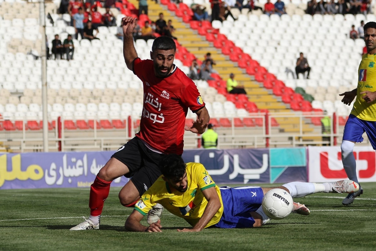 تماس کاوه رضایی با مربی پرسپولیس