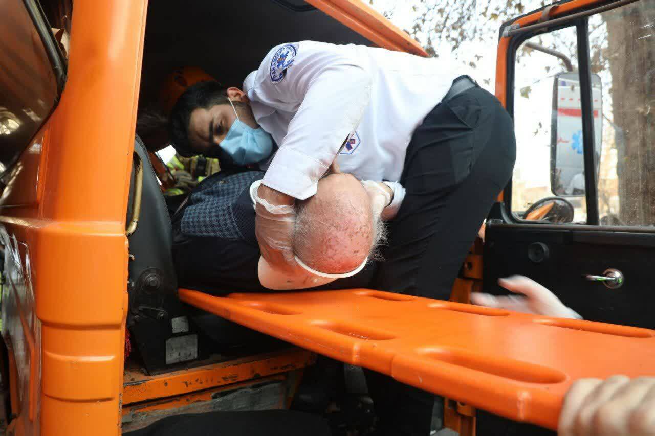 یک مصدوم براثر برخورد کامیونت با درخت در مشهد + عکس یک مصدوم براثر برخورد کامیونت با درخت در مشهد + عکس