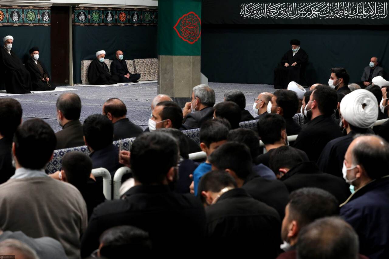 آخرین شب مراسم عزاداری حضرت فاطمه(س) با حضور رهبر معظم انقلاب+تصاویر