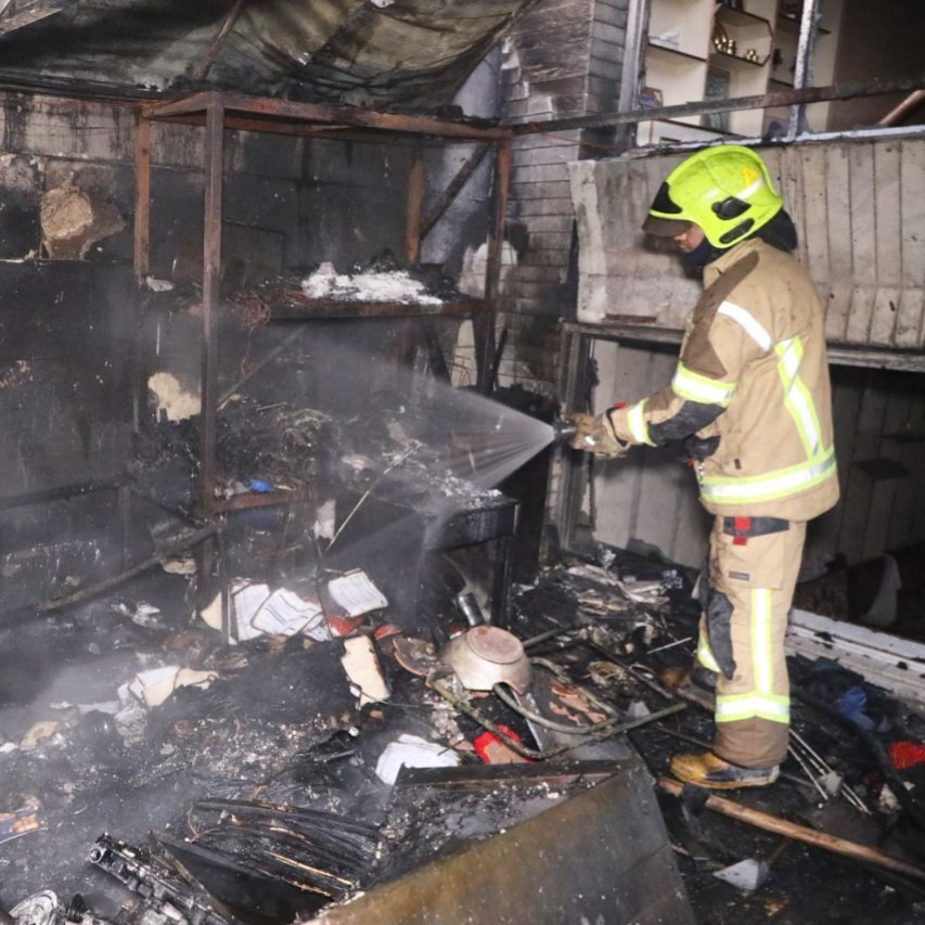 نجات ۴ نفر با تلاش آتش نشانان مشهدی در پی حریق ساختمان مسکونی + تصاویر