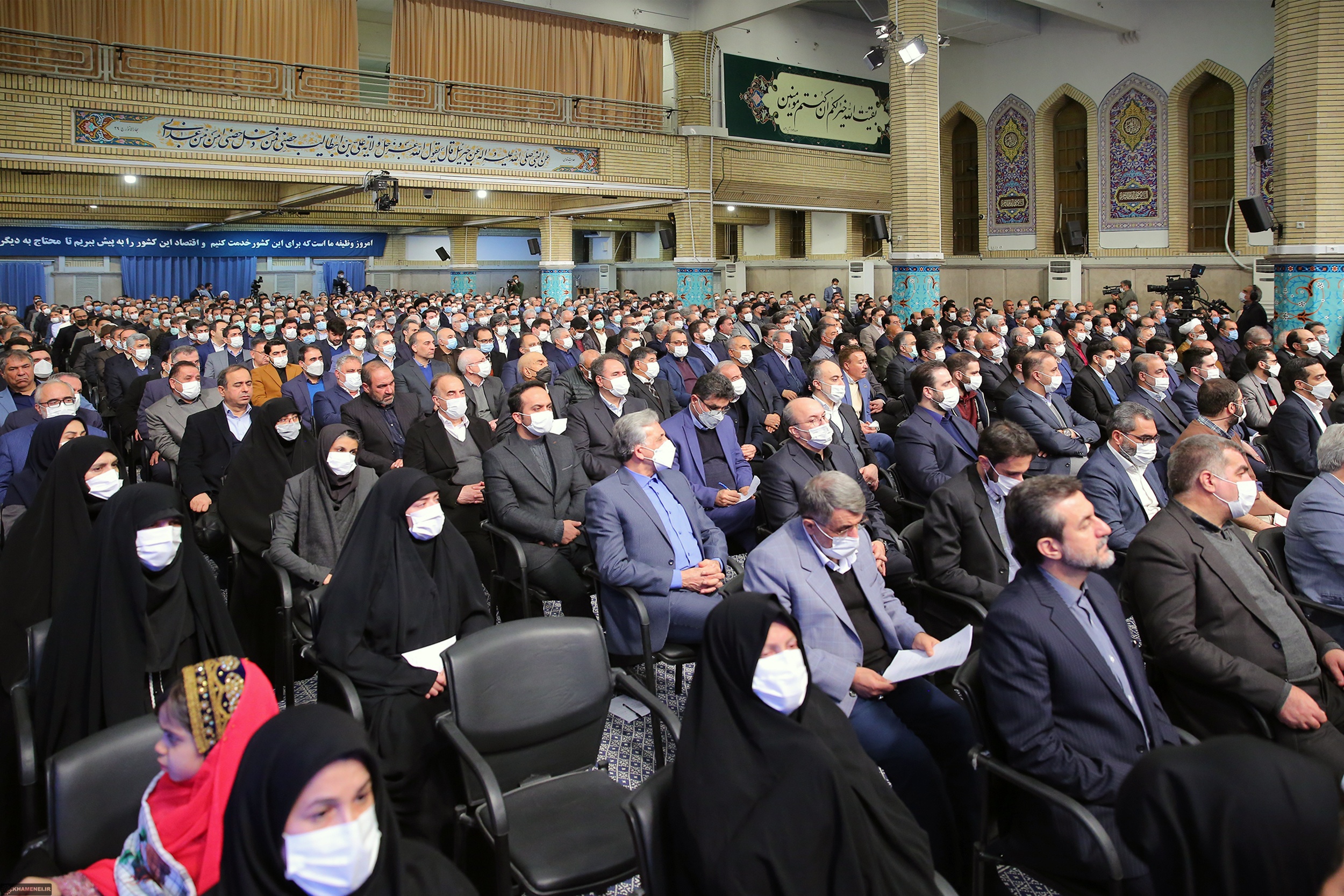 جمعی از کارآفرینان و تولیدکنندگان با رهبر انقلاب دیدار کردند جمعی از کارآفرینان و تولیدکنندگان با رهبر انقلاب دیدار کردند