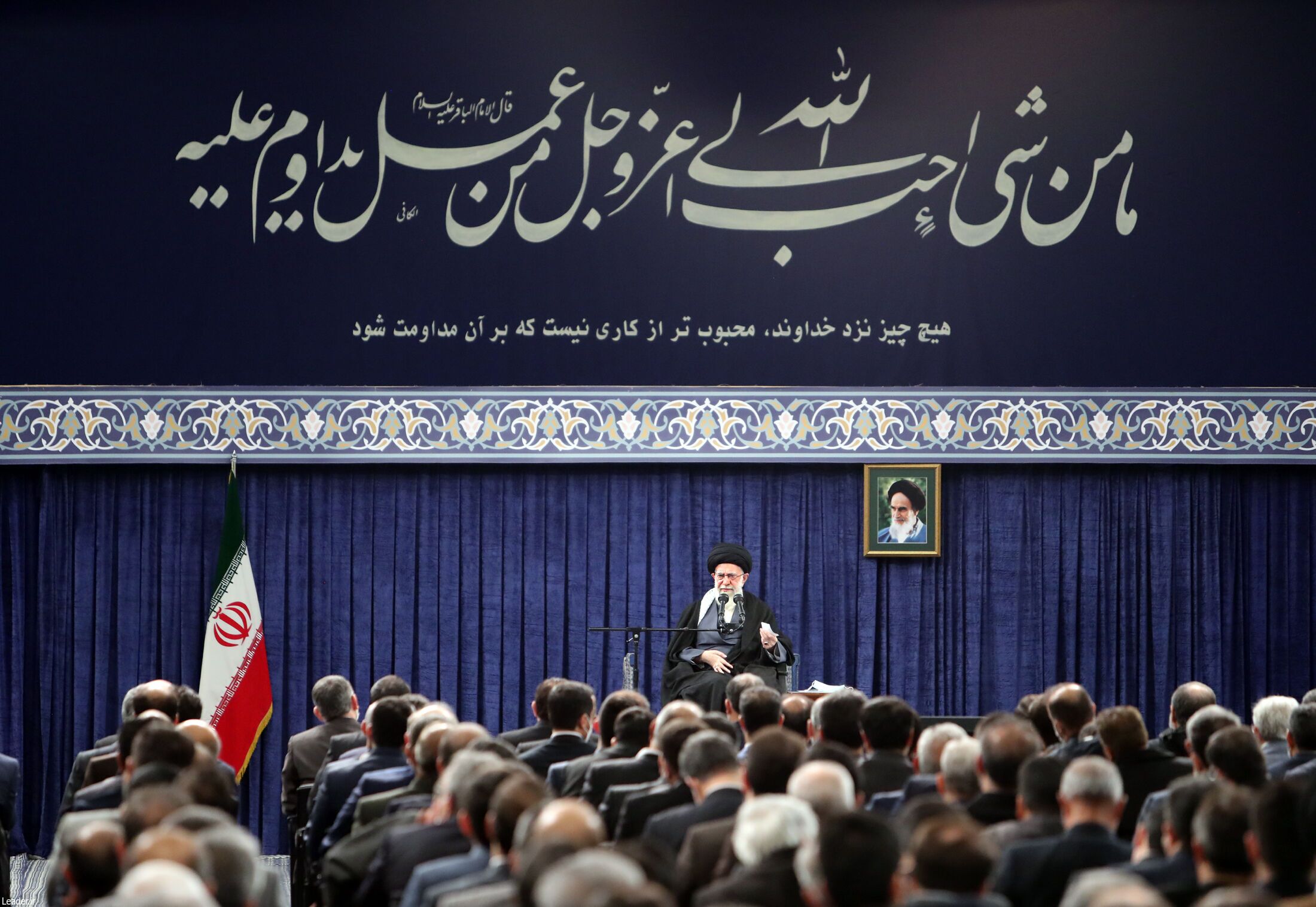 رهبر انقلاب: رفع فقر و مشکل معیشتی بدون رشد اقتصادی علاجپذیر نیست| یک دهه عقبماندگی داریم+ فیلم و عکس رهبر انقلاب: رفع فقر و مشکل معیشتی بدون رشد اقتصادی علاجپذیر نیست| یک دهه عقبماندگی داریم+ فیلم و عکس