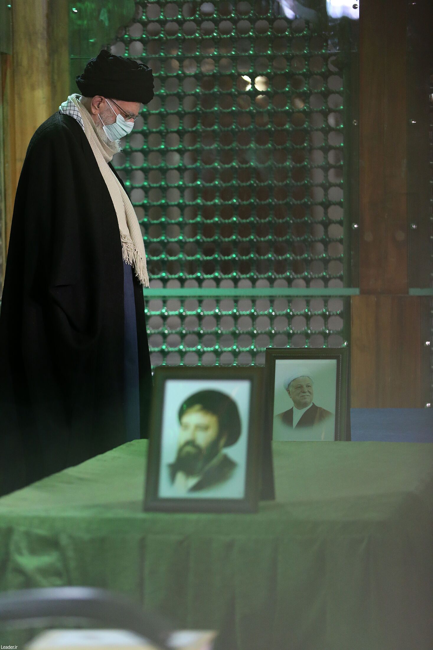 حضور رهبر انقلاب در مرقد امام خمینی (ره) و گلزار شهدا+ عکس حضور رهبر انقلاب در مرقد امام خمینی (ره) و گلزار شهدا+ عکس