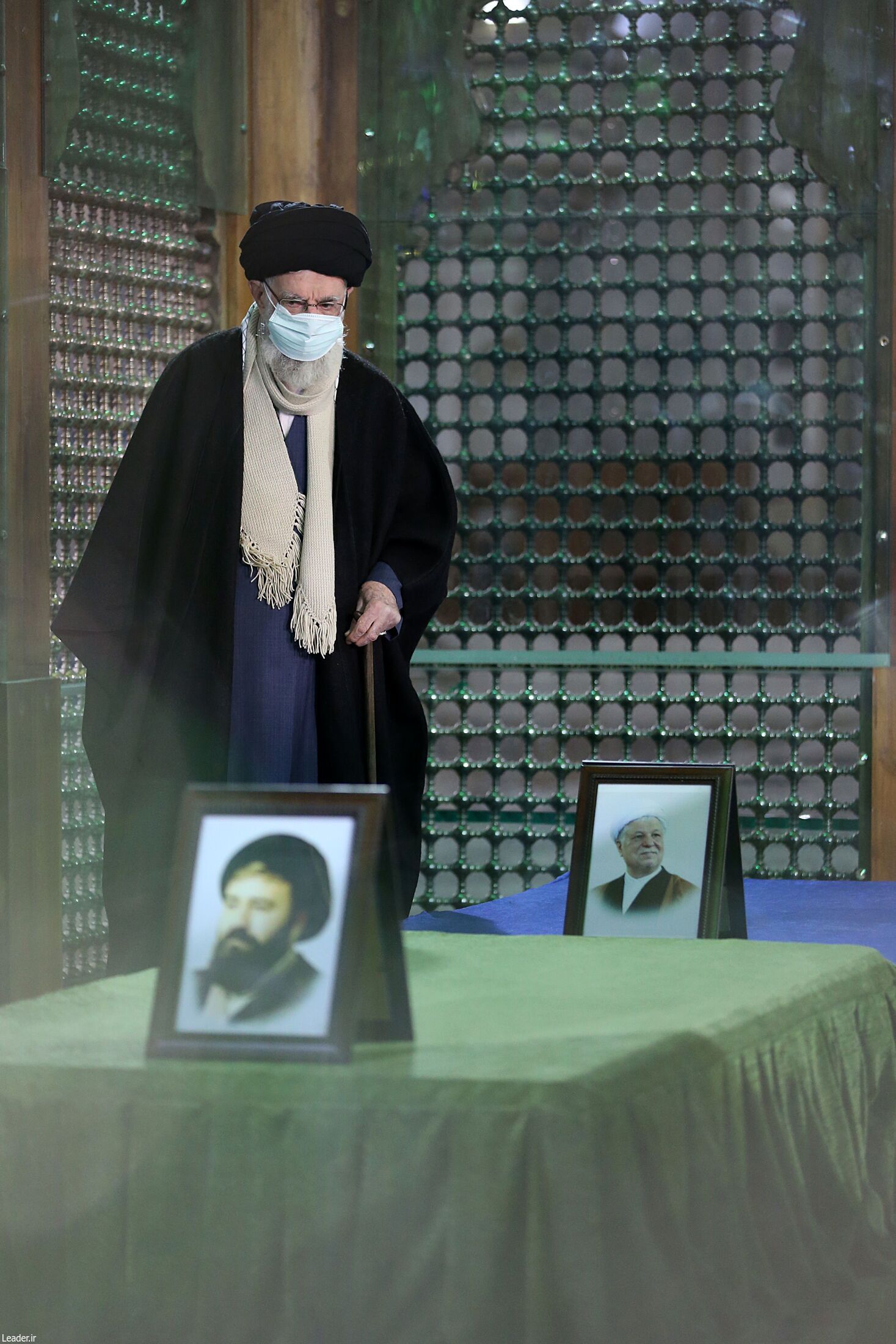 حضور رهبر انقلاب در مرقد امام خمینی (ره) و گلزار شهدا+ عکس حضور رهبر انقلاب در مرقد امام خمینی (ره) و گلزار شهدا+ عکس