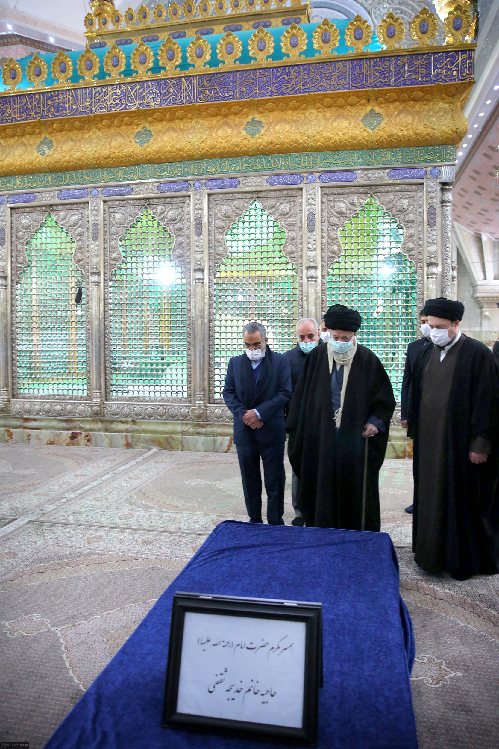 حضور رهبر انقلاب در مرقد امام خمینی (ره) و گلزار شهدا+ عکس حضور رهبر انقلاب در مرقد امام خمینی (ره) و گلزار شهدا+ عکس