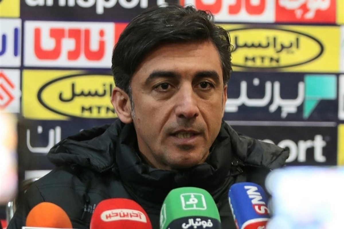 سرمربی تیم فوتبال آلومینیوم اراک گفت: آجورلو به من لطف دارد، اما دوست دارم پس از سال‌ها فعالیت در این زمینه و اثبات خودم، به تیم‌های بالاتر فکر کنم.