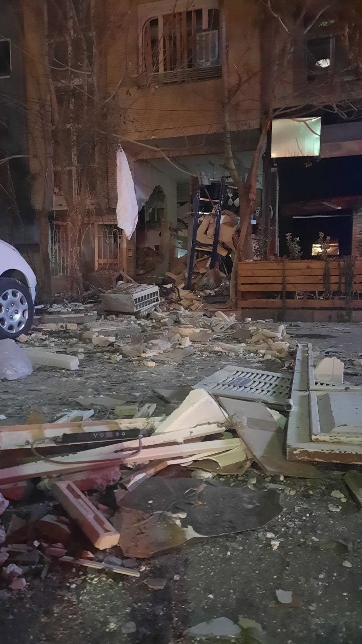 انفجار خانه‌ای در بلوار هاشمیه مشهد، ۷ مجروح برجای گذاشت + فیلم و تصاویر