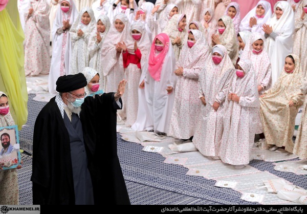 جشن تکلیف دختران در حضور رهبر معظم انقلاب + تصاویر