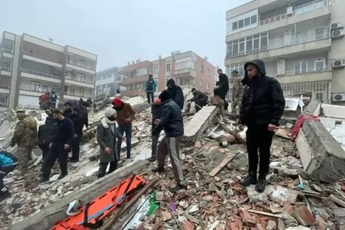 طالبان ۱۵ میلیون افغانی به زلزله زدگان سوریه و ترکیه کمک کرد