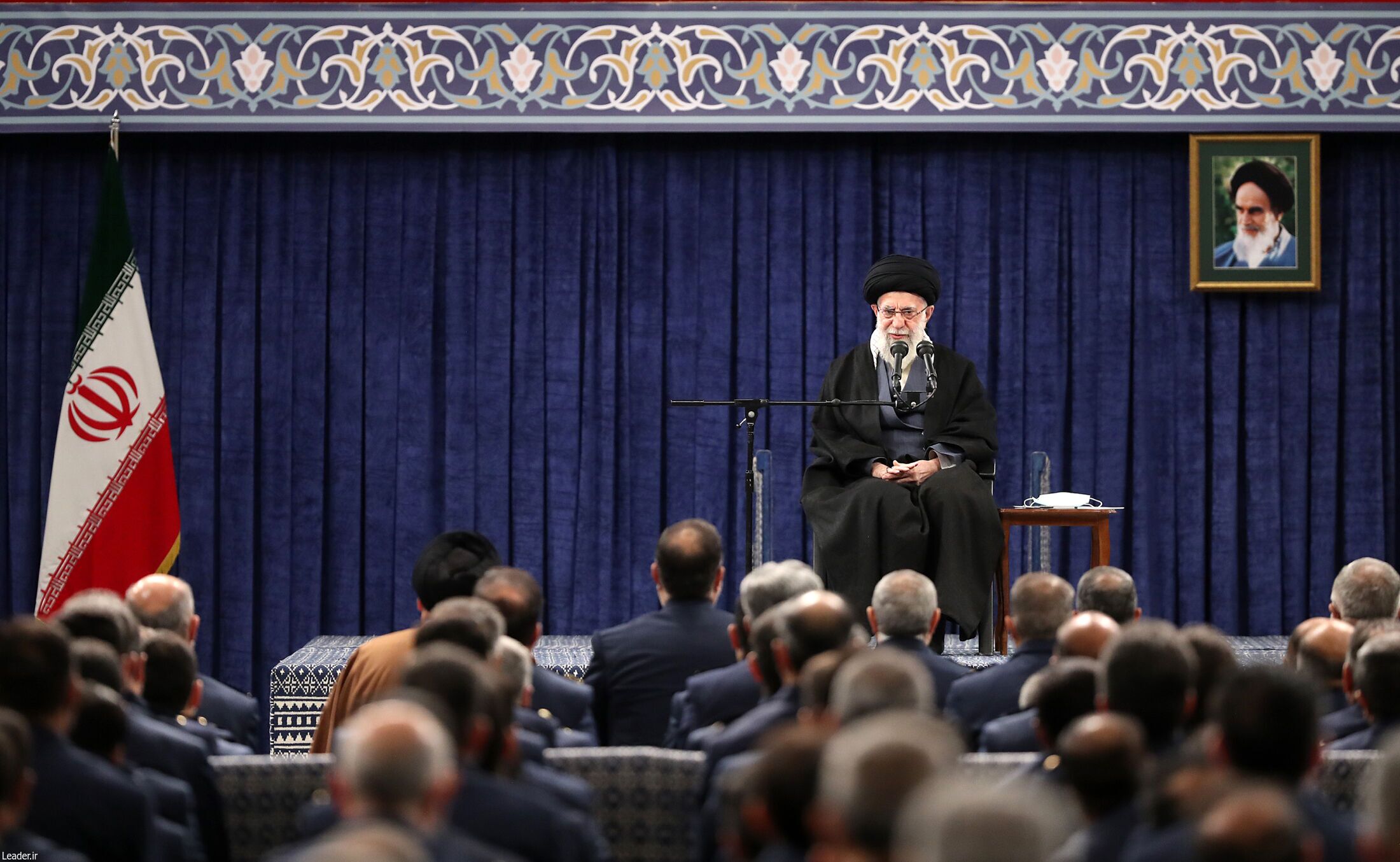 رهبر انقلاب: ۲۲ بهمن امسال مظهر اتحاد ملی خواهد شد| اختلافات تبدیل به گسل نشود| امروز ارتش بهمراتب انقلابیتر و آمادهتر است+ فیلم و عکس رهبر انقلاب: ۲۲ بهمن امسال مظهر اتحاد ملی خواهد شد| اختلافات تبدیل به گسل نشود| امروز ارتش بهمراتب انقلابیتر و آمادهتر است+ فیلم و عکس