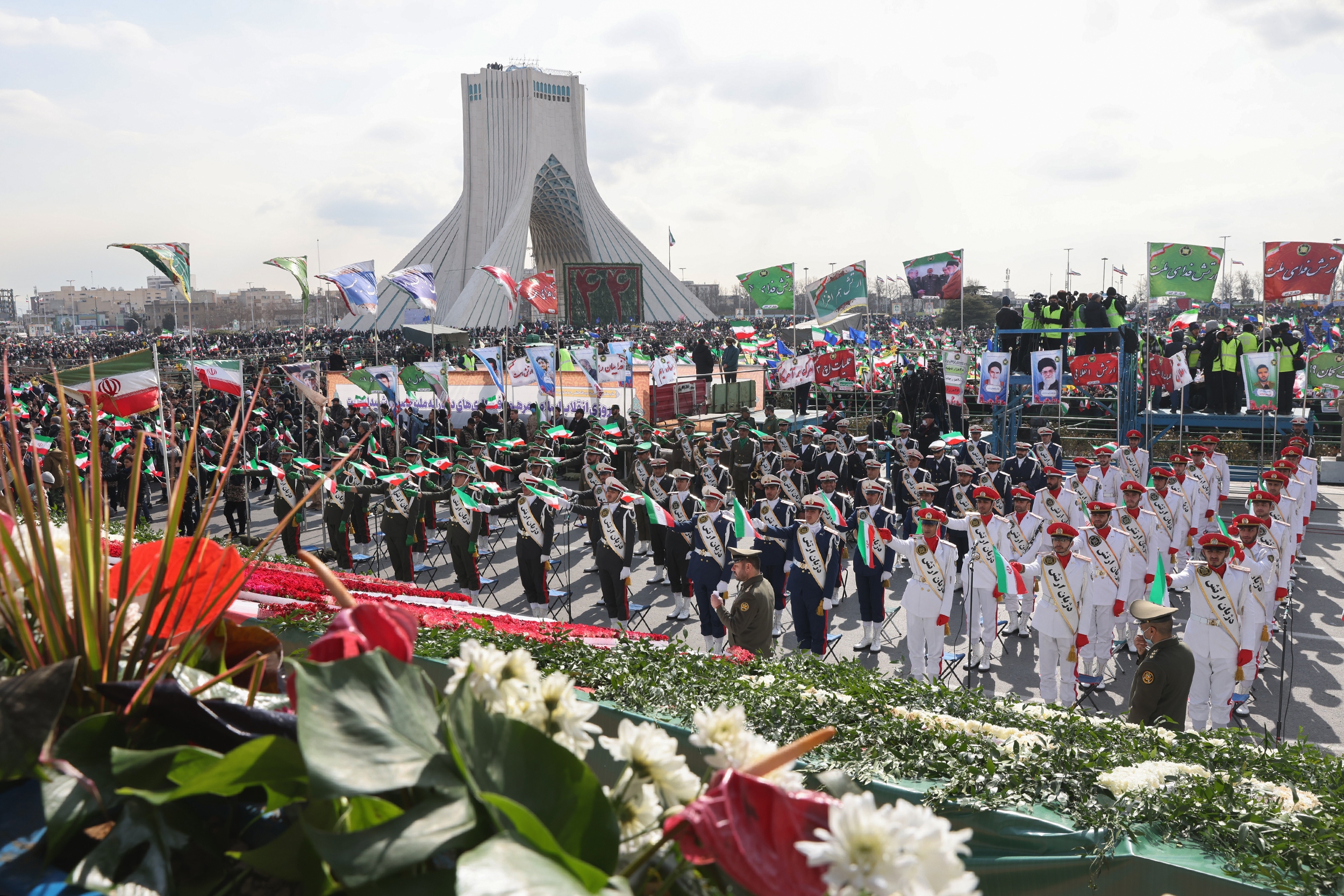 رئیسجمهور: آغوش ملت برای فریبخوردگان باز است| تداوم نگاه پدرانه رهبری در دولت| از مشکلات قطعا عبور خواهیم کرد+ فیلم رئیسجمهور: آغوش ملت برای فریبخوردگان باز است| تداوم نگاه پدرانه رهبری در دولت| از مشکلات قطعا عبور خواهیم کرد+ فیلم
