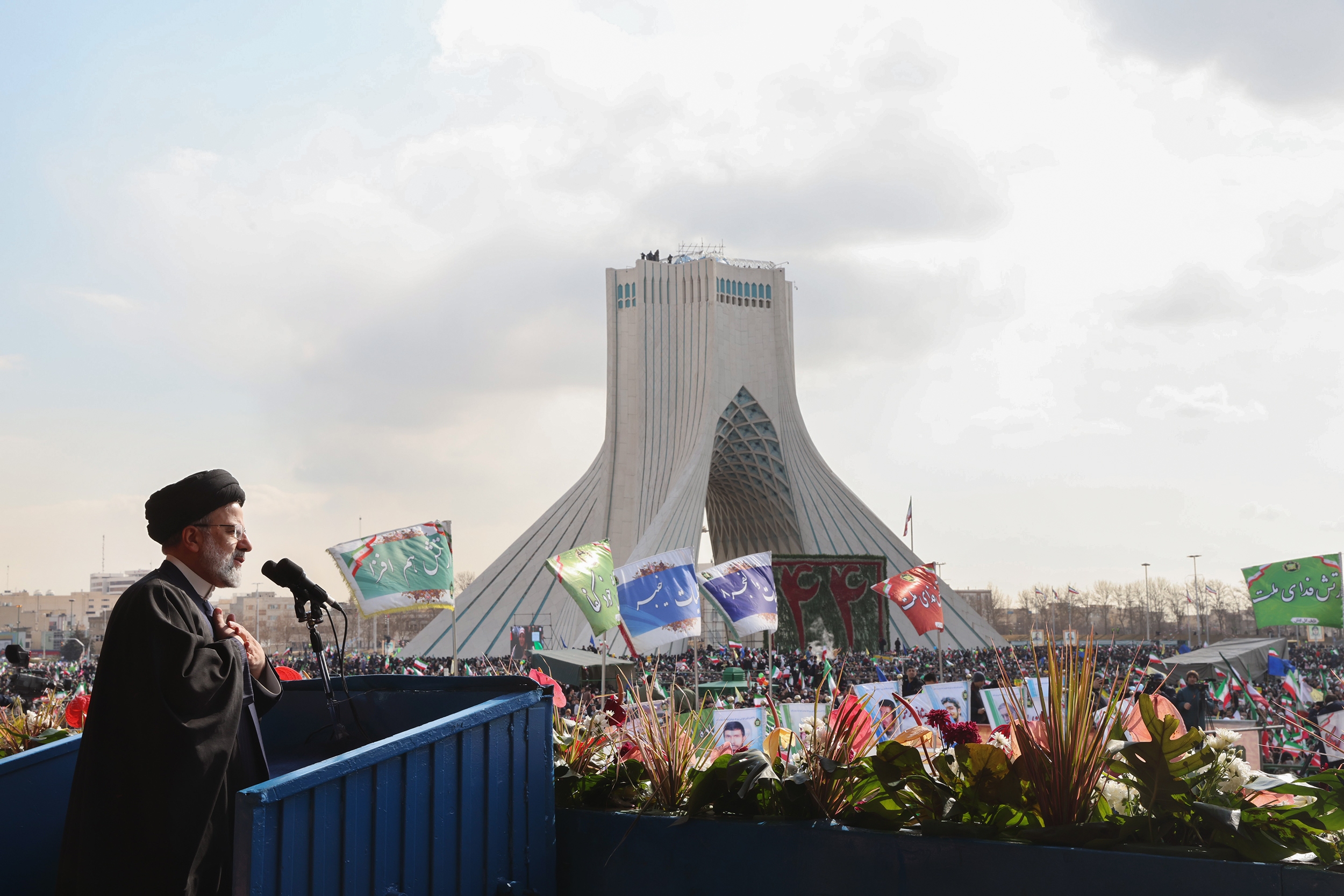 رئیسجمهور: آغوش ملت برای فریبخوردگان باز است| تداوم نگاه پدرانه رهبری در دولت| از مشکلات قطعا عبور خواهیم کرد+ فیلم رئیسجمهور: آغوش ملت برای فریبخوردگان باز است| تداوم نگاه پدرانه رهبری در دولت| از مشکلات قطعا عبور خواهیم کرد+ فیلم