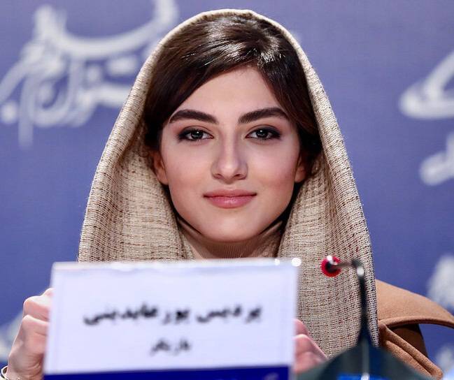 درباره پردیس پورعابدینی، برنده سیمرغ بهترین بازیگر نقش اول زن در چهلویکمین جشنواره فیلم فجر + عکس درباره پردیس پورعابدینی، برنده سیمرغ بهترین بازیگر نقش اول زن در چهلویکمین جشنواره فیلم فجر + عکس