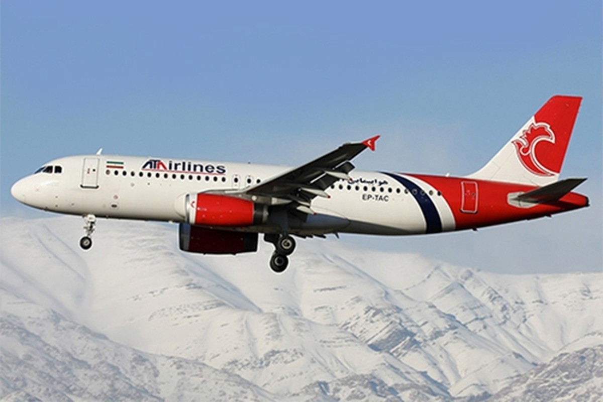 مسافران تهران- بوشهرِ هواپیمایی آتا در هواپیما حبس شدند
