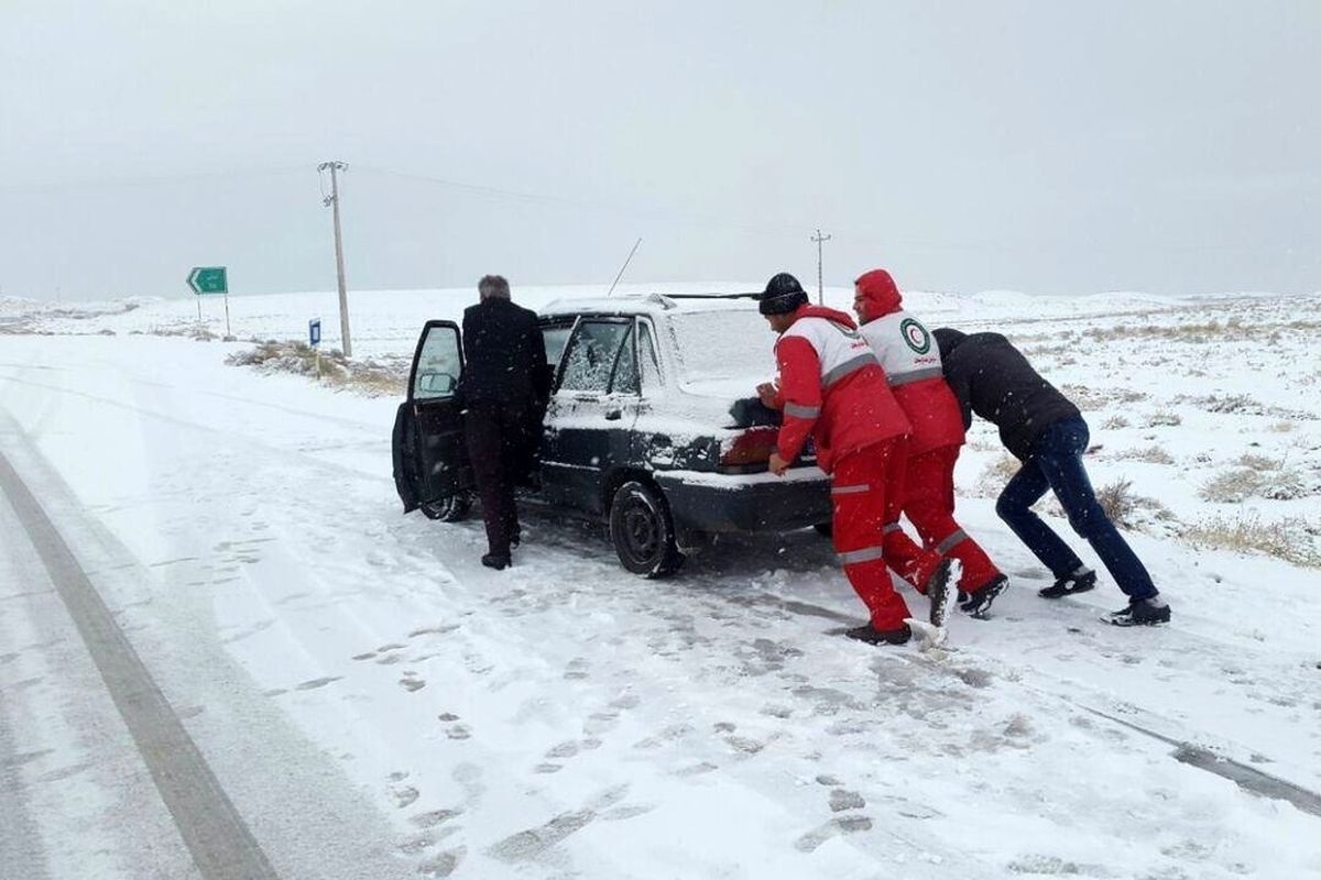 آماده‌باش هلال احمر برای بارش شدید برف، باران و وزش باد در ۱۸ استان (۲۳ بهمن ماه ۱۴۰۱)